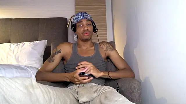 Snapshot of Skinnyblackman chatting on April 27, 2026, 11:58 pm Skinnyblackman online show from April 27, 2026, 11:58 pm