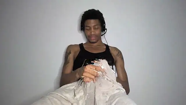 Snapshot of Skinnyblackman chatting on August 8, 2026, 4:25 am Skinnyblackman online show from August 8, 2026, 4:25 am