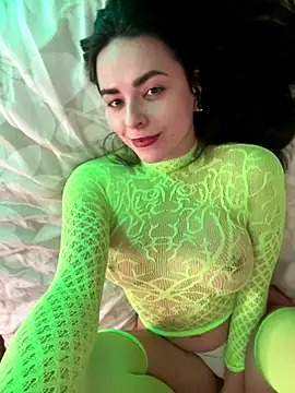 Snapshot of Alicia_Hot1 chatting on December 19, 2025, 9:44 pm Alicia Hot1 online show from December 19, 2025, 9:44 pm