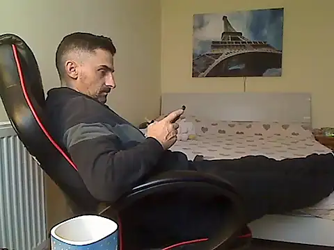 Snapshot of amydamarw chatting on December 18, 2025, 8:20 am amydamarw online show from December 18, 2025, 8:20 am