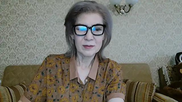 Elegant00Lady online show from November 3, 2025, 10:27 am