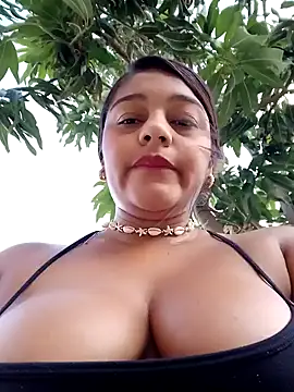 Snapshot of anaesca chatting on February 11, 2025, 11:43 am anaesca online show from February 11, 2025, 11:43 am