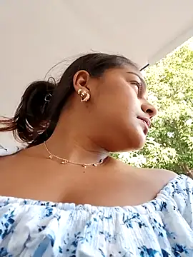 Snapshot of anaesca chatting on February 19, 2025, 12:11 pm anaesca online show from February 19, 2025, 12:11 pm