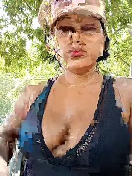 Snapshot of anaesca chatting on September 13, 2025, 4:51 pm anaesca online show from September 13, 2025, 4:51 pm