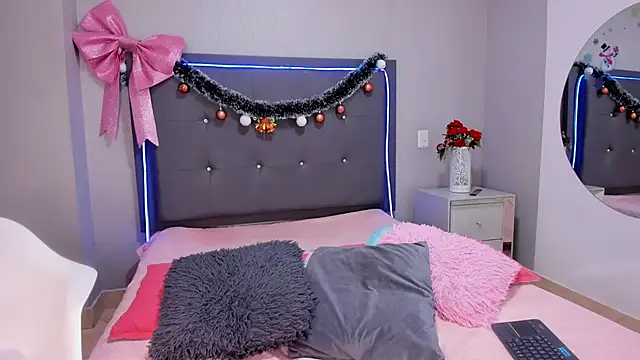 emma lye online show from December 18, 2025, 8:48 pm