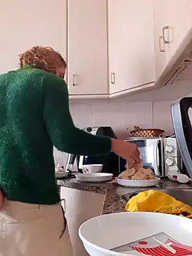 Snapshot of Greacky chatting on December 5, 2024, 9:39 am Greacky online show from December 5, 2024, 9:39 am