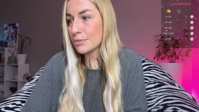 Tanya Acid online show from December 3, 2025, 3:21 pm