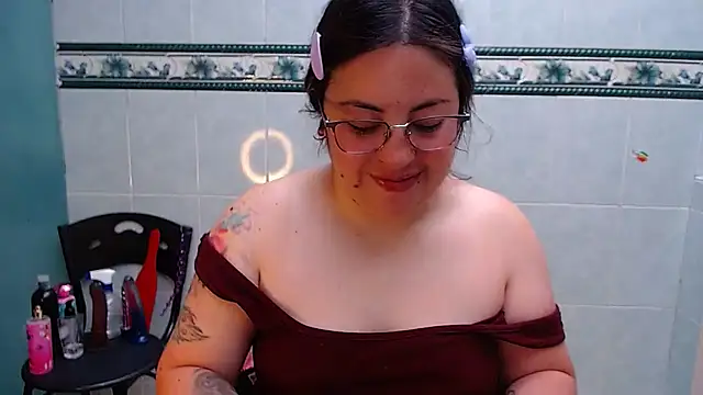 lanaqueen699 online show from November 10, 2025, 12:26 pm