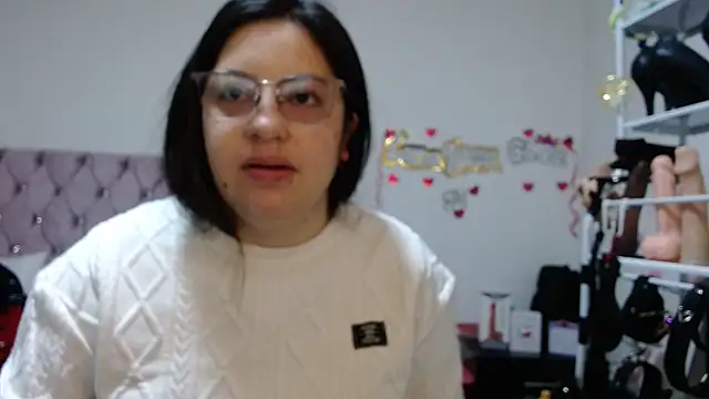 lanaqueen699 online show from December 5, 2025, 12:25 pm