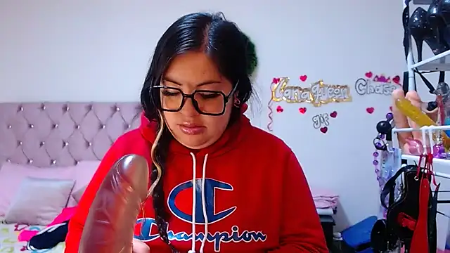 lanaqueen699 online show from February 11, 2026, 12:32 pm