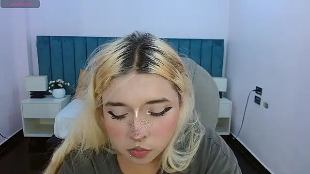 april bunnyy online show from July 2, 2026, 8:59 pm