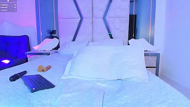 Snapshot of Melany_Luv chatting on January 3, 2025, 12:43 am Melany Luv online show from January 3, 2025, 12:43 am