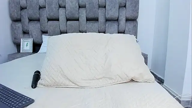 Snapshot of Melany_Luv chatting on January 16, 2025, 2:09 am Melany Luv online show from January 16, 2025, 2:09 am