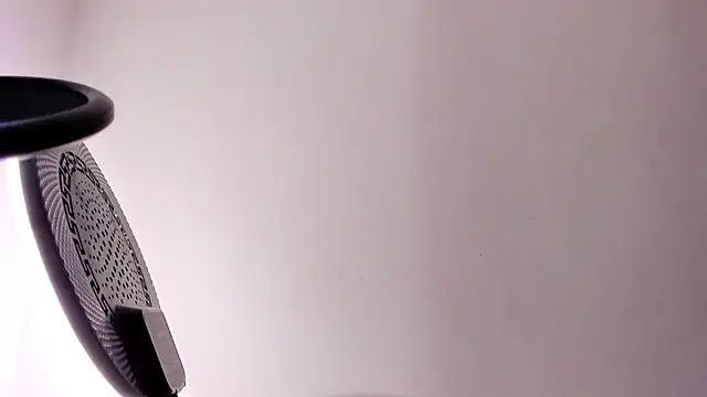 Snapshot of Melany_Luv chatting on October 1, 2025, 9:37 am Melany Luv online show from October 1, 2025, 9:37 am