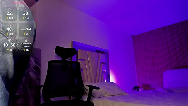 Snapshot of Melany_Luv chatting on November 2, 2025, 8:22 pm Melany Luv online show from November 2, 2025, 8:22 pm