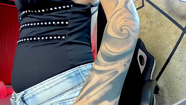 Snapshot of Melany_Luv chatting on December 4, 2025, 9:12 pm Melany Luv online show from December 4, 2025, 9:12 pm