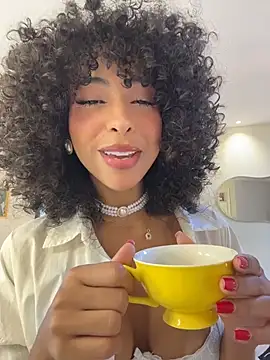 Snapshot of OSHUN_ chatting on July 12, 2026, 5:04 pm OSHUN online show from July 12, 2026, 5:04 pm