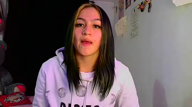 lucycherry   online show from December 11, 2024, 2:19 am