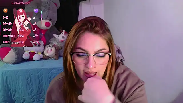 lucycherry   online show from November 24, 2025, 11:59 pm