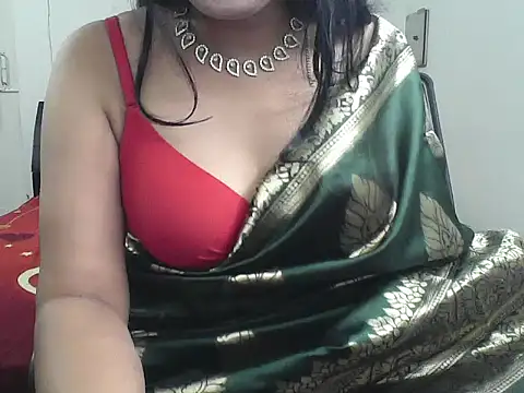 Snapshot of BIG_HEARTED chatting on October 2, 2025, 4:58 pm BIG HEARTED online show from October 2, 2025, 4:58 pm
