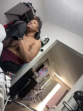 Snapshot of PrettyGal_Tingz chatting on February 2, 2025, 7:46 pm PrettyGal Tingz online show from February 2, 2025, 7:46 pm