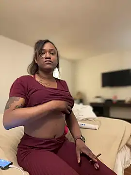 Snapshot of PrettyGal_Tingz chatting on February 21, 2025, 1:55 am PrettyGal Tingz online show from February 21, 2025, 1:55 am