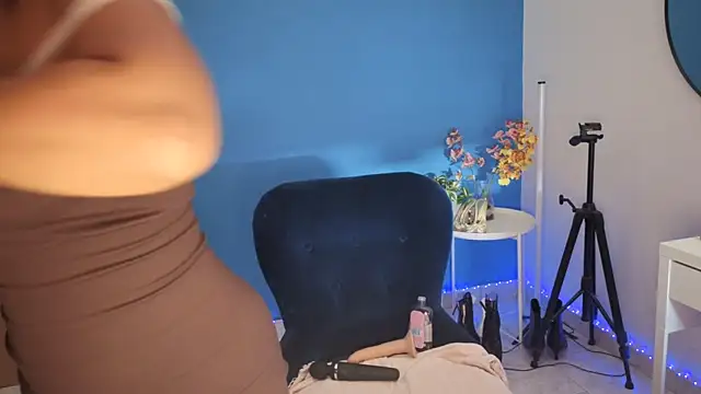 NaughtyMe online show from November 11, 2025, 6:24 am