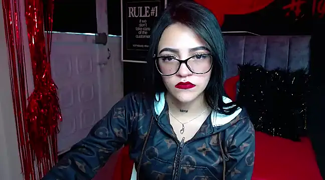 Snapshot of Violettasquirt chatting on March 17, 2025, 1:50 pm Violettasquirt online show from March 17, 2025, 1:50 pm