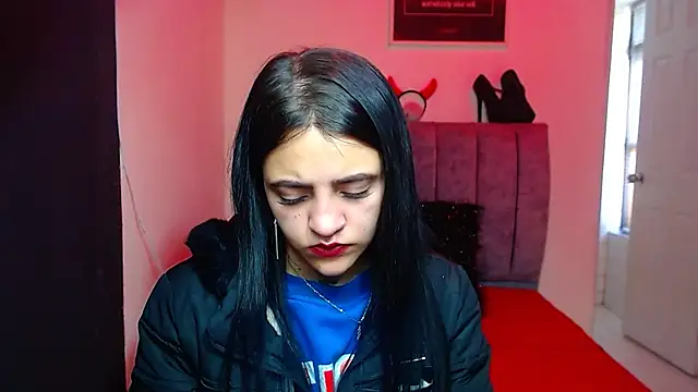 Snapshot of Violettasquirt chatting on October 24, 2025, 1:18 pm Violettasquirt online show from October 24, 2025, 1:18 pm