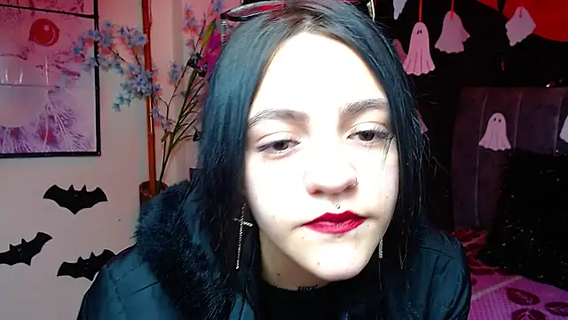 Snapshot of Violettasquirt chatting on October 28, 2025, 1:25 pm Violettasquirt online show from October 28, 2025, 1:25 pm