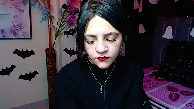 Snapshot of Violettasquirt chatting on October 30, 2025, 1:34 pm Violettasquirt online show from October 30, 2025, 1:34 pm