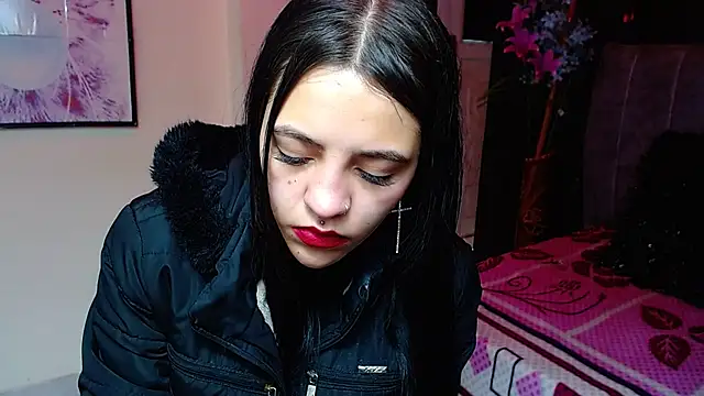 Snapshot of Violettasquirt chatting on November 6, 2025, 2:18 pm Violettasquirt online show from November 6, 2025, 2:18 pm