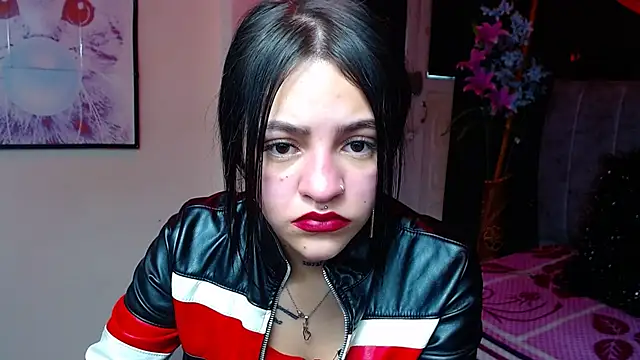 Snapshot of Violettasquirt chatting on November 8, 2025, 2:17 pm Violettasquirt online show from November 8, 2025, 2:17 pm