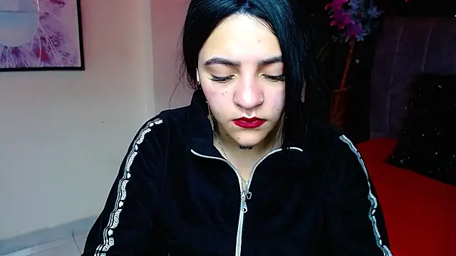 Snapshot of Violettasquirt chatting on November 12, 2025, 1:55 pm Violettasquirt online show from November 12, 2025, 1:55 pm