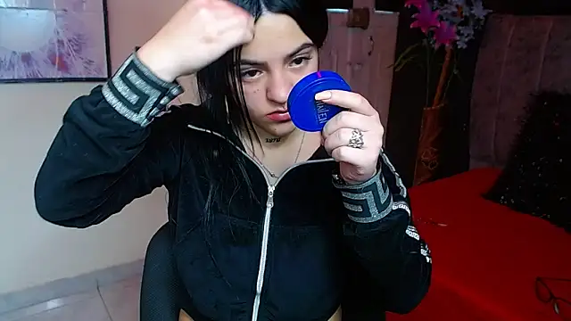 Snapshot of Violettasquirt chatting on November 13, 2025, 3:55 pm Violettasquirt online show from November 13, 2025, 3:55 pm