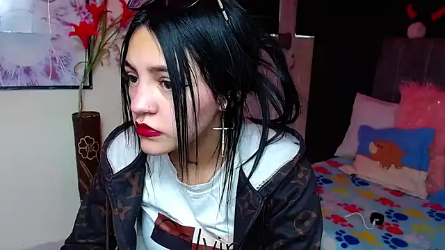 Snapshot of Violettasquirt chatting on November 20, 2025, 1:22 pm Violettasquirt online show from November 20, 2025, 1:22 pm