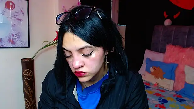 Snapshot of Violettasquirt chatting on November 22, 2025, 1:54 pm Violettasquirt online show from November 22, 2025, 1:54 pm