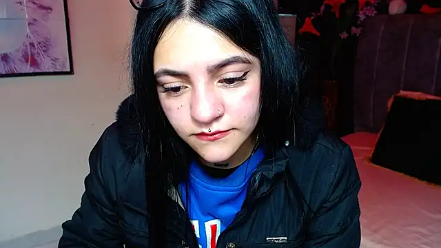 Snapshot of Violettasquirt chatting on November 28, 2025, 1:47 pm Violettasquirt online show from November 28, 2025, 1:47 pm