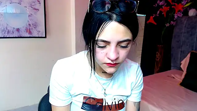 Snapshot of Violettasquirt chatting on November 29, 2025, 2:09 pm Violettasquirt online show from November 29, 2025, 2:09 pm