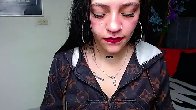 Violettasquirt online show from February 18, 2026, 1:40 pm