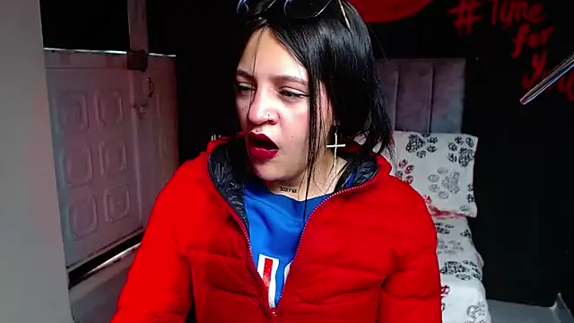 Violettasquirt online show from April 9, 2026, 1:38 pm