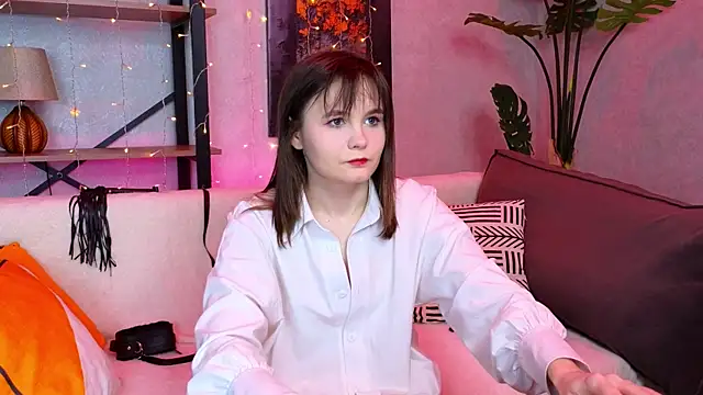 CiriRianonn online show from February 22, 2025, 4:18 am