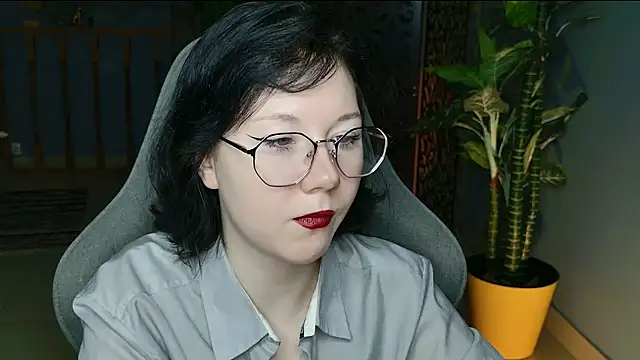 NancyMartinez online show from November 5, 2025, 9:09 am