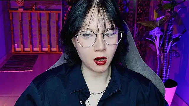 NancyMartinez online show from November 7, 2025, 9:09 am