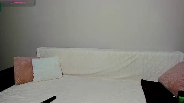 -Sacura- online show from November 23, 2025, 4:07 pm