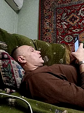 Pineapple04 online show from December 20, 2025, 8:27 pm