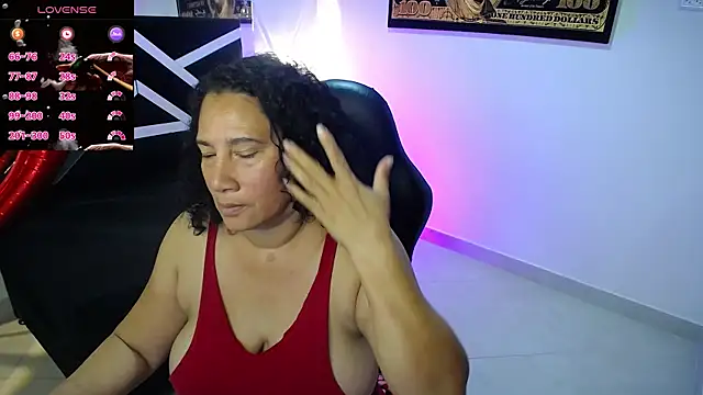 Snapshot of sussy_lee_ chatting on February 23, 2025, 6:45 pm sussy lee  online show from February 23, 2025, 6:45 pm