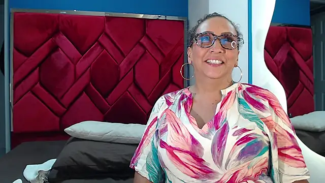 Snapshot of EvaMills1 chatting on February 20, 2025, 7:52 pm EvaMills1 online show from February 20, 2025, 7:52 pm