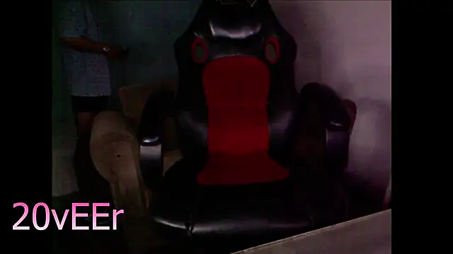 20vEEr online show from November 17, 2025, 9:42 pm