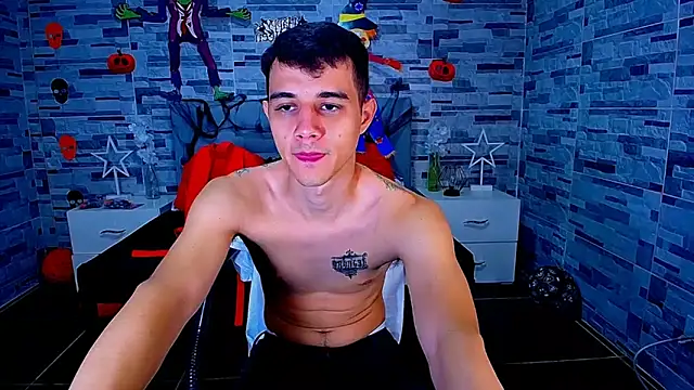 ADAM HOT online show from October 23, 2025, 9:35 pm